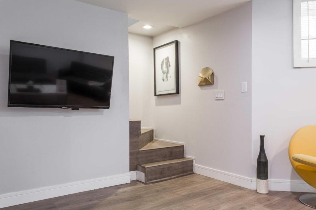 The Double Play - 1 Min Walk To Wrigley! Spacious 2Br - Perfect For Cubs Fans! Chicago Exterior photo