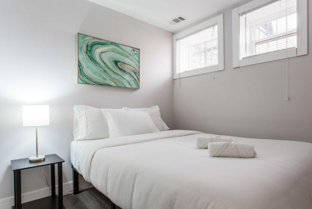 The Double Play - 1 Min Walk To Wrigley! Spacious 2Br - Perfect For Cubs Fans! Chicago Exterior photo